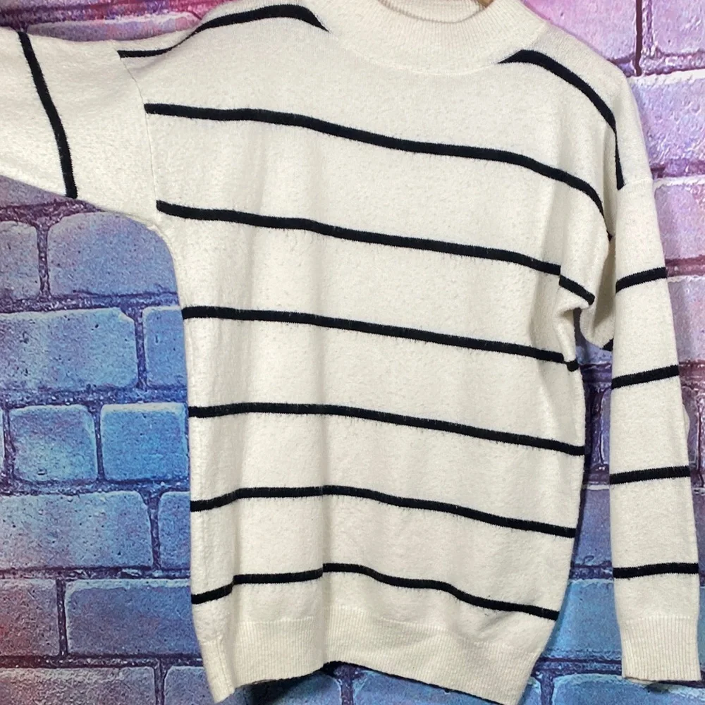 A New Day Striped Knit Sweater Women’s XS White Black